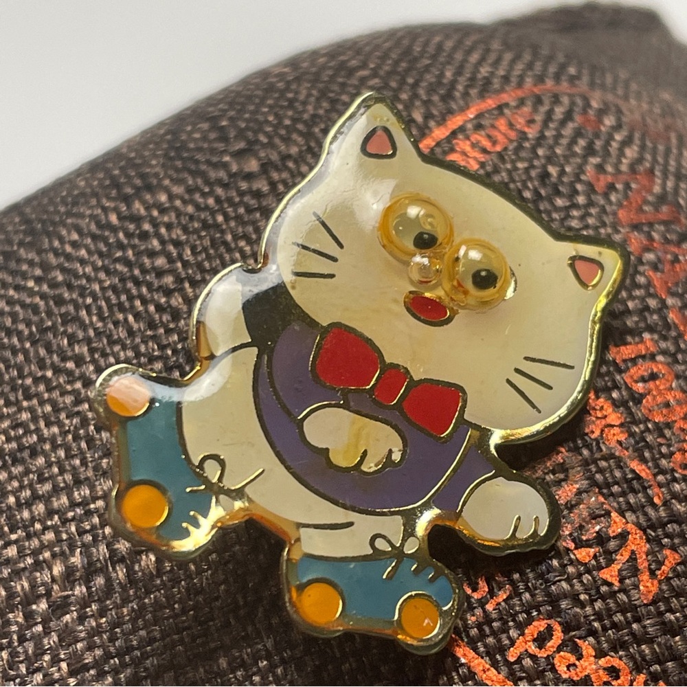 ⭐️FREE WITH PURCHASE⭐️ Vintage Cartoon Cat Brooch